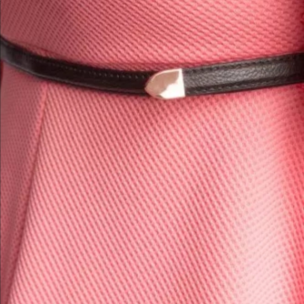 Textured Pink Short Sleeve Dress with Belt - Picture 4 of 7